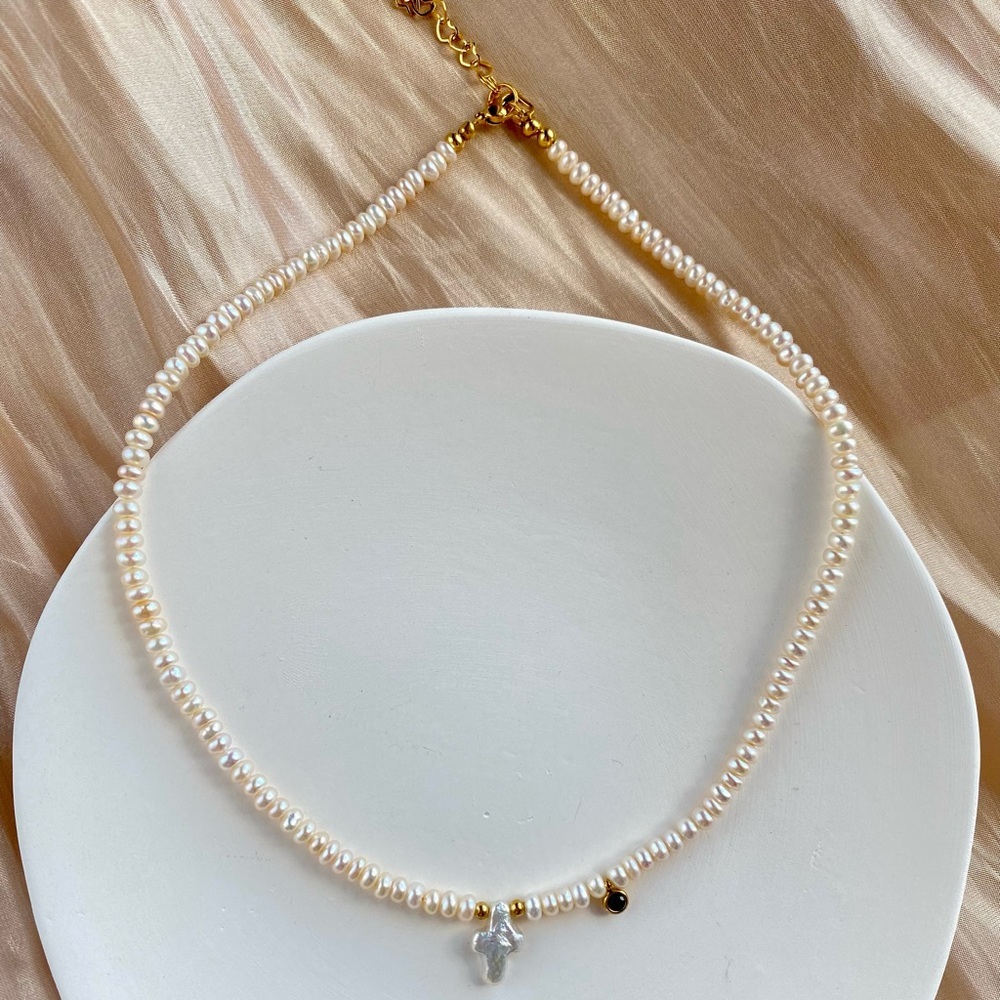 Fresh water pearl cross shape with keshi pearls necklace